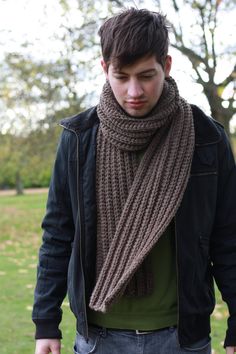 mens-scarf-outfit-ideas-chunky-knit-3