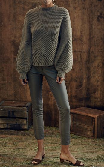 pullover-outfit-ideas-women-fashion-1
